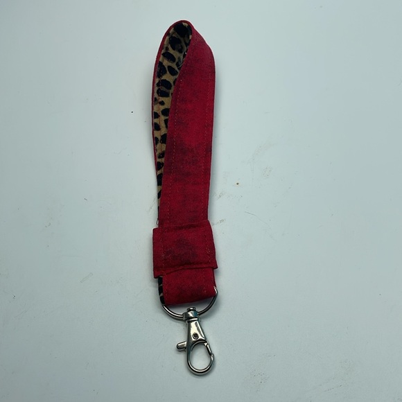 Red Mottled Wristlet Keychain Leopard Interior - Picture 2 of 3